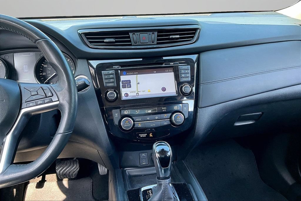 Used 2017 Nissan Rogue SL AWD/4WD image 9