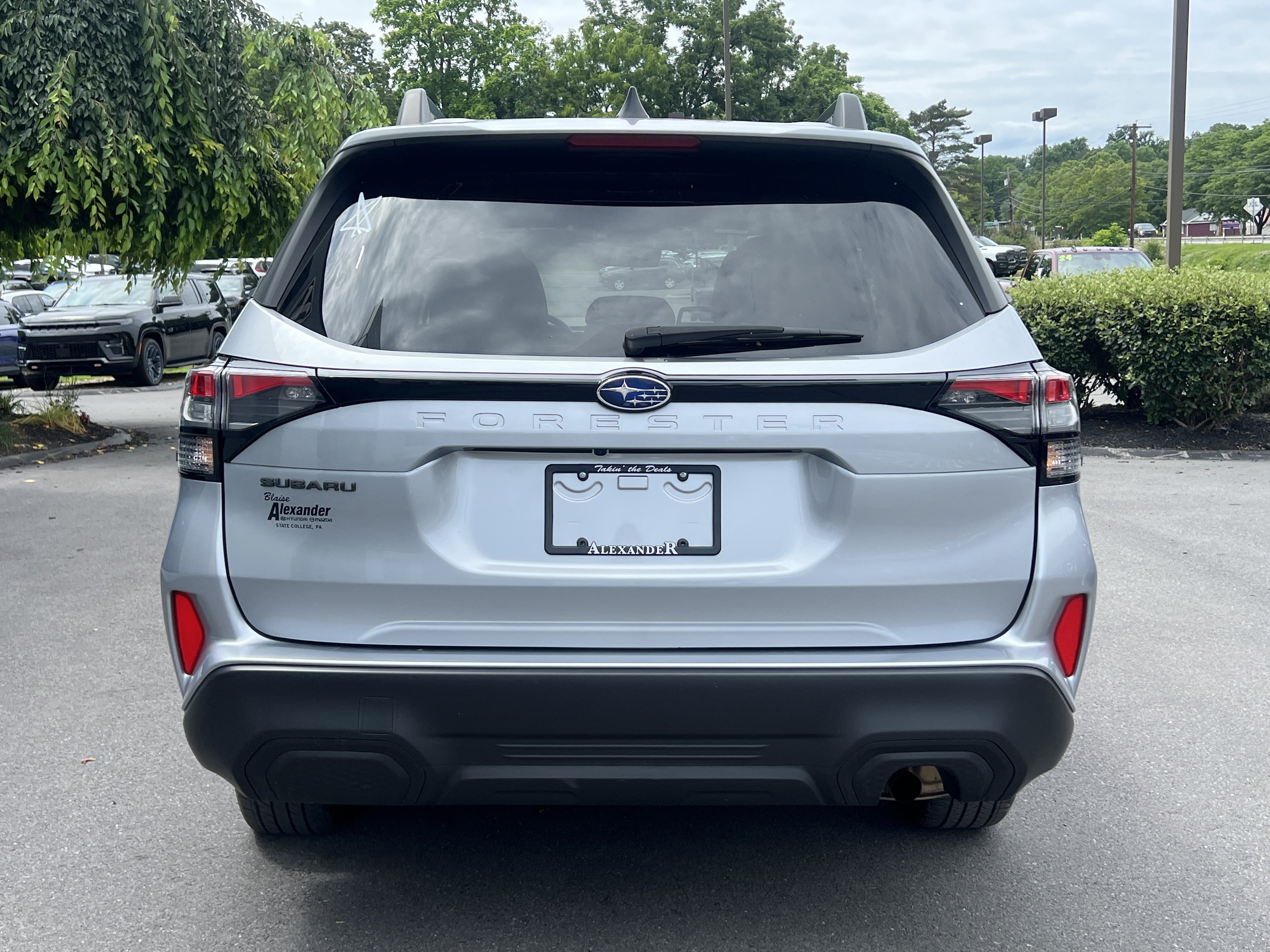 Used 2025 Subaru Forester Premium w/ Convenience Package #1 AWD/4WD image 4