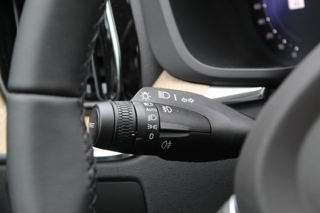 New 2026 Volvo XC60 B5 Plus w/ Protection Package Premier image 20