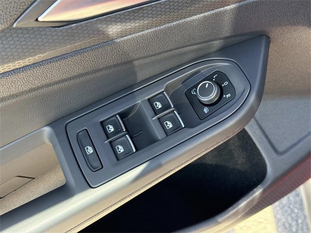 Used 2024 Volkswagen GTI SE image 11