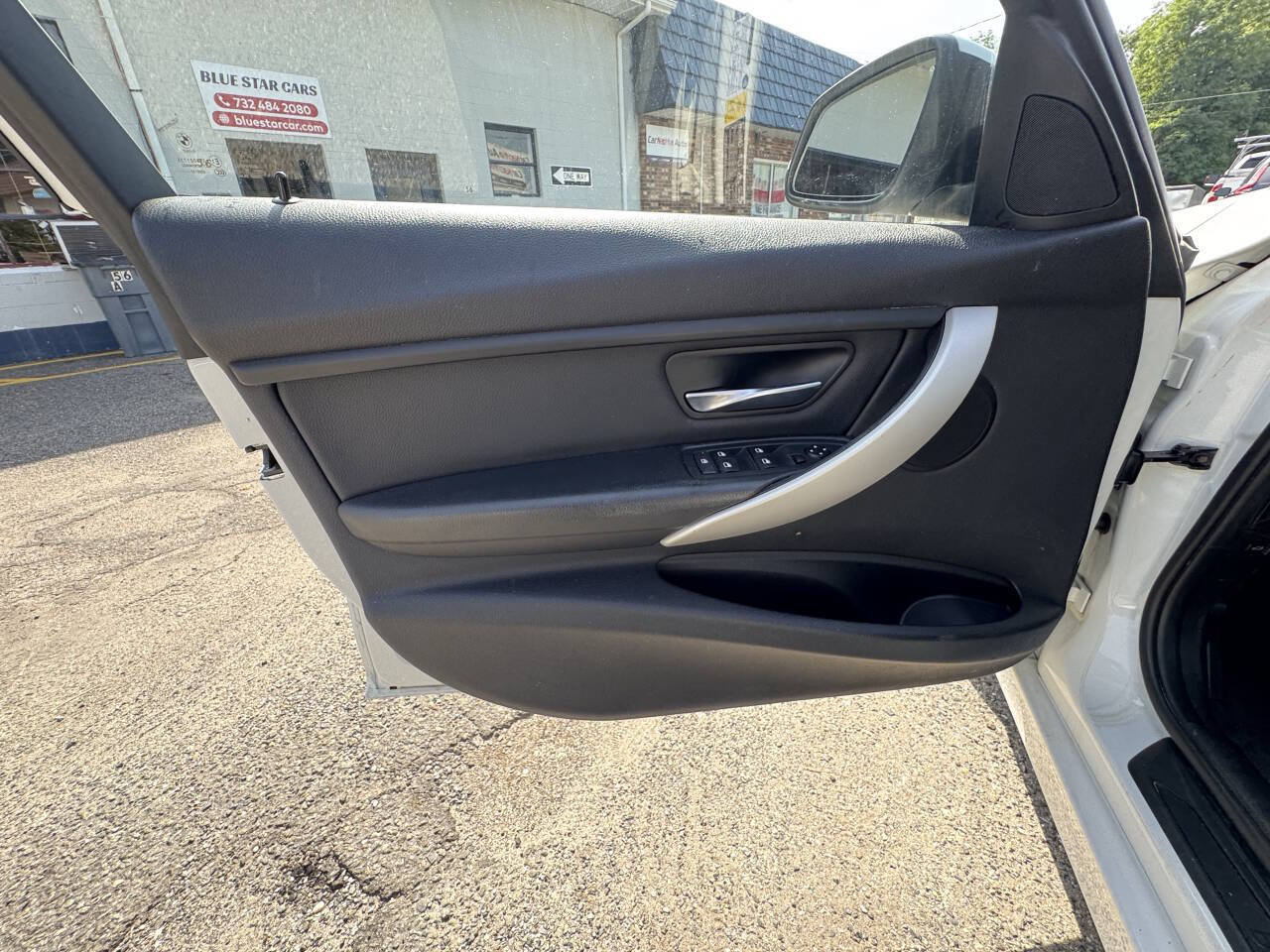Used 2014 BMW 320i xDrive Sedan AWD/4WD image 19