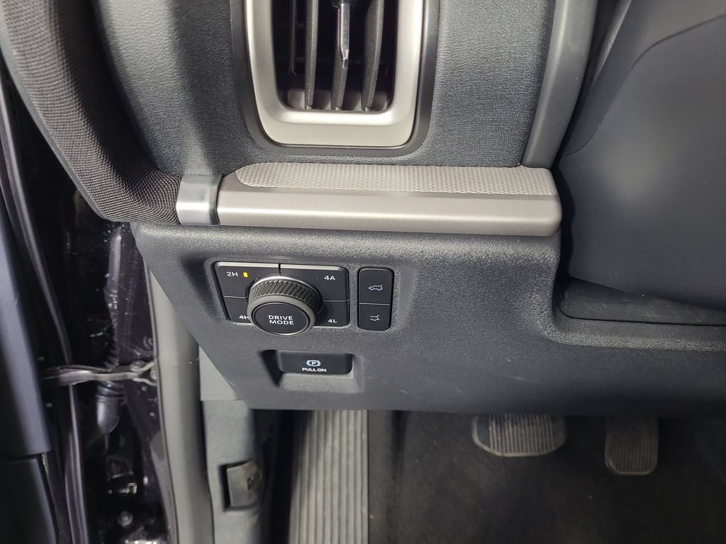 Used 2025 Ford Expedition Max Active AWD/4WD image 14