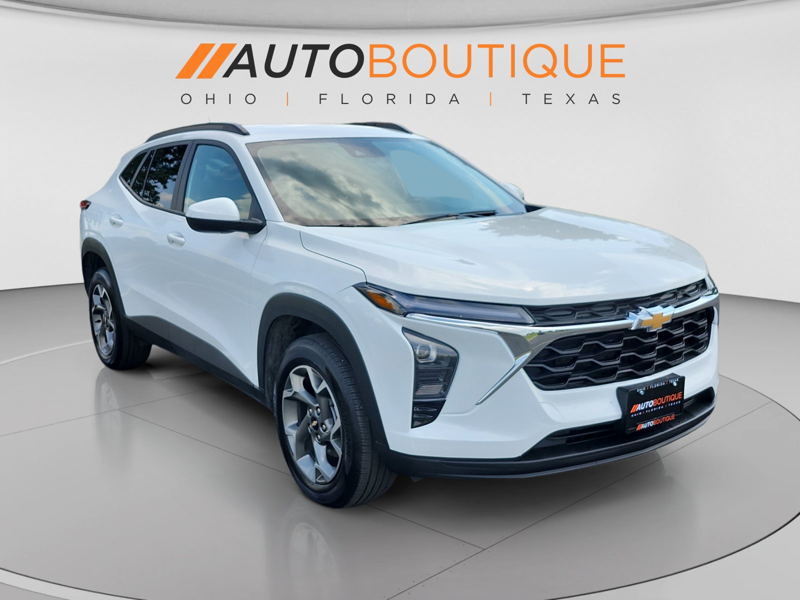 Used 2026 Chevrolet Trax LT FWD image 8