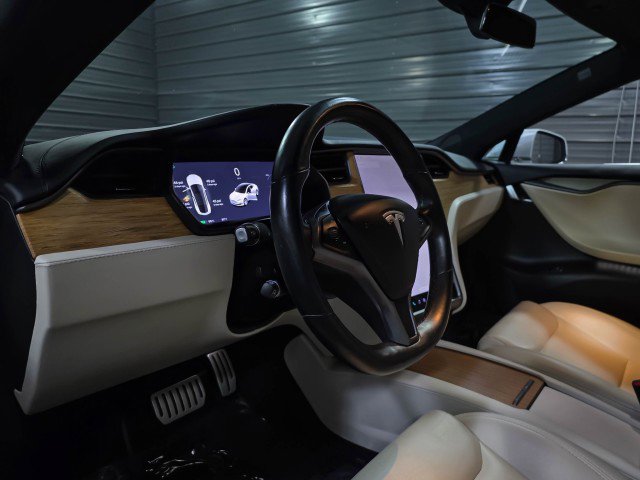 Used 2020 Tesla Model S Performance image 10