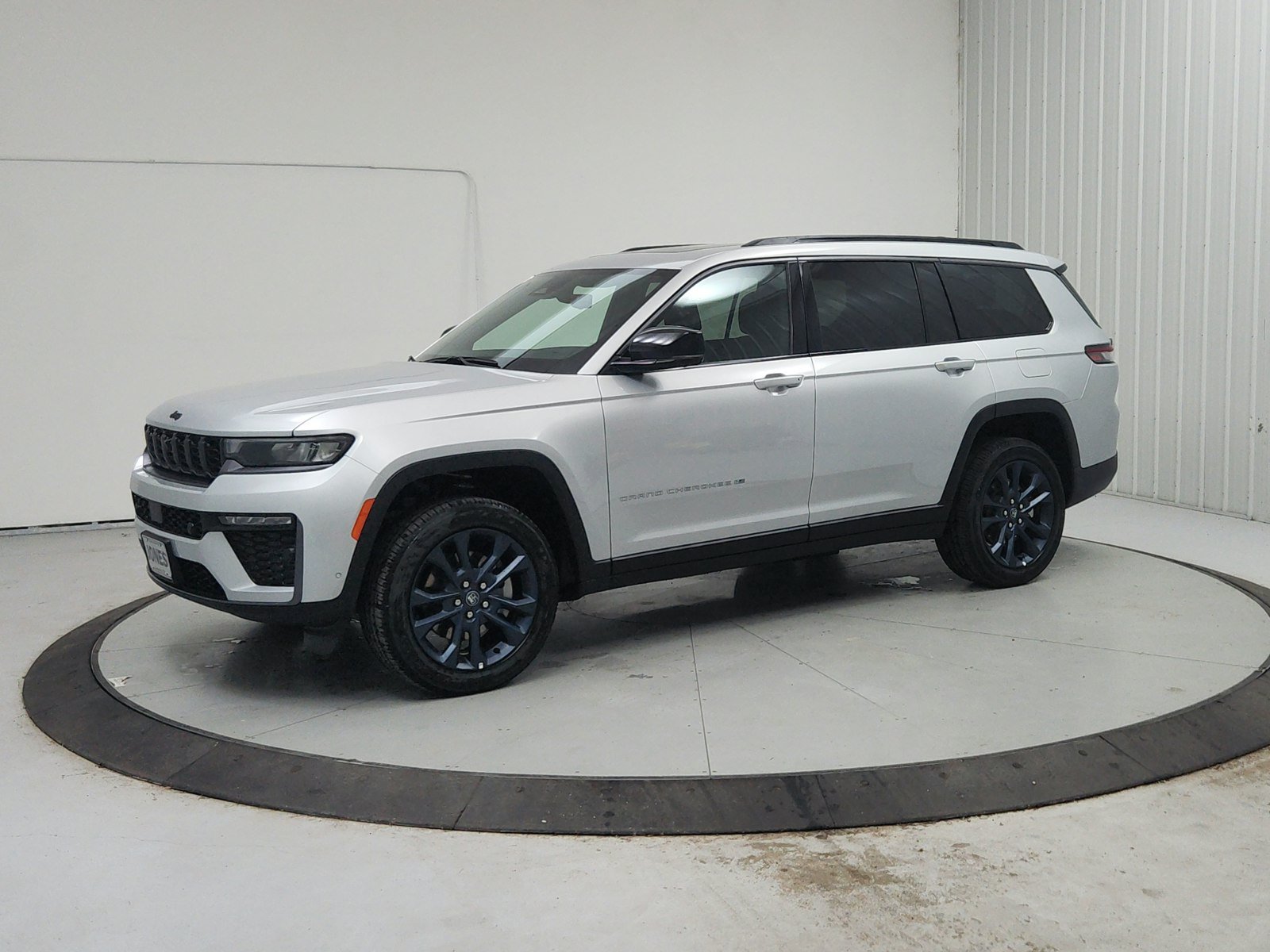 New 2026 Jeep Grand Cherokee L Limited AWD/4WD image 4