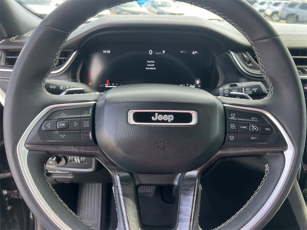 Used 2024 Jeep Grand Cherokee L Limited image 16