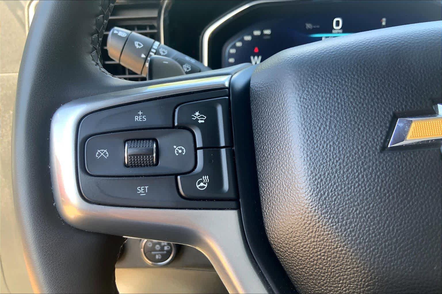 Used 2025 Chevrolet Silverado 1500 LTZ AWD/4WD image 24
