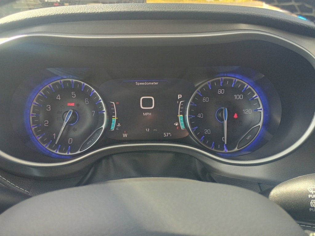 New 2025 Chrysler Pacifica Select image 31