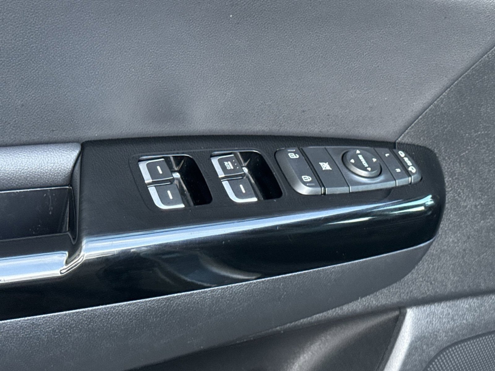 Used 2022 Kia Sportage EX image 15