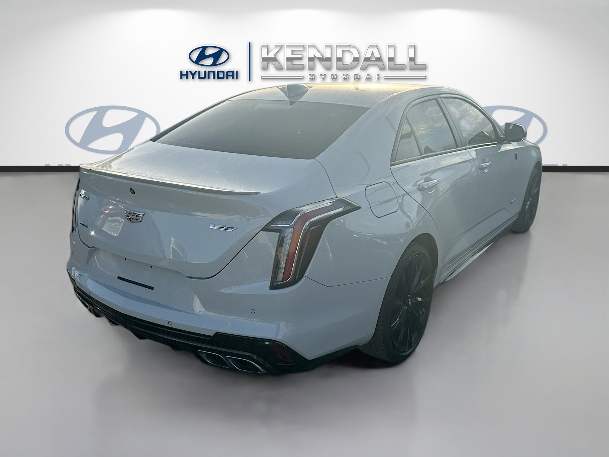 Used 2022 Cadillac CT4 V w/ LPO, ONYX Package image 6