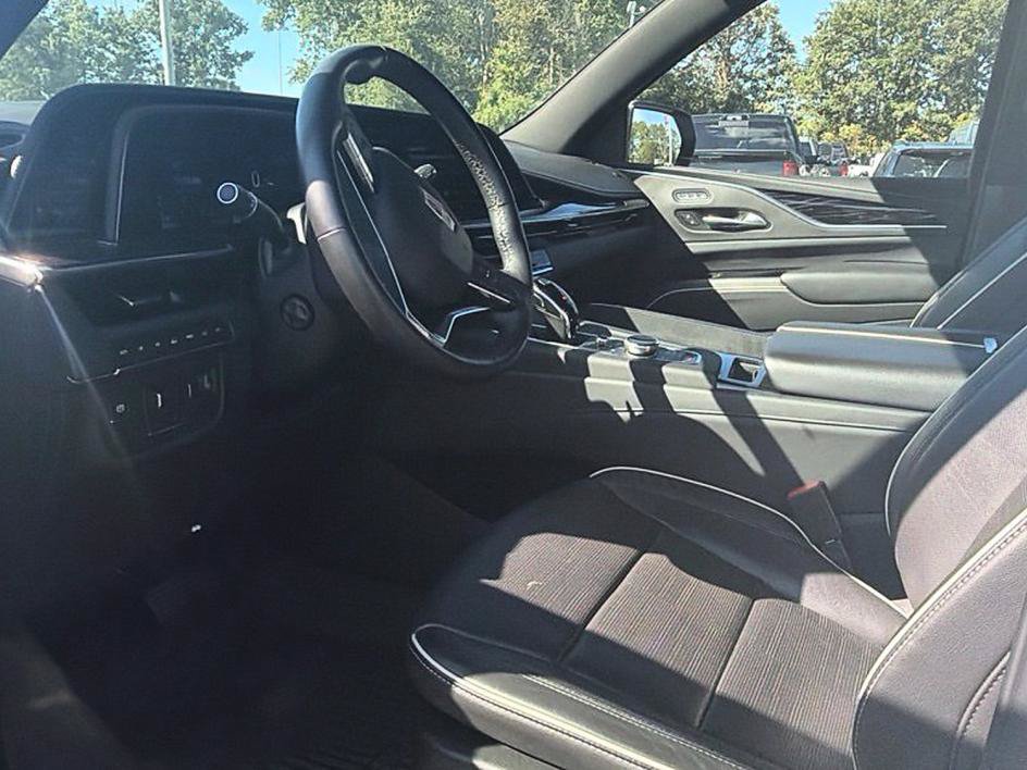 Used 2024 Cadillac Escalade Sport w/ LPO, ONYX Package AWD/4WD image 10