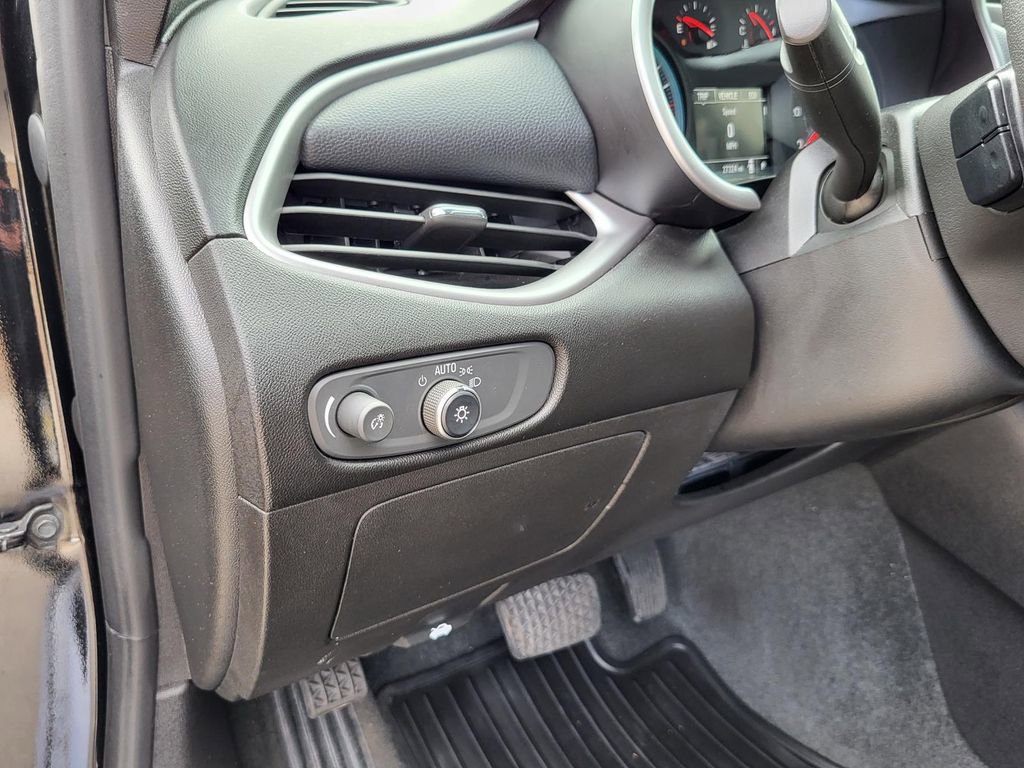 Used 2020 Chevrolet Malibu LS image 18