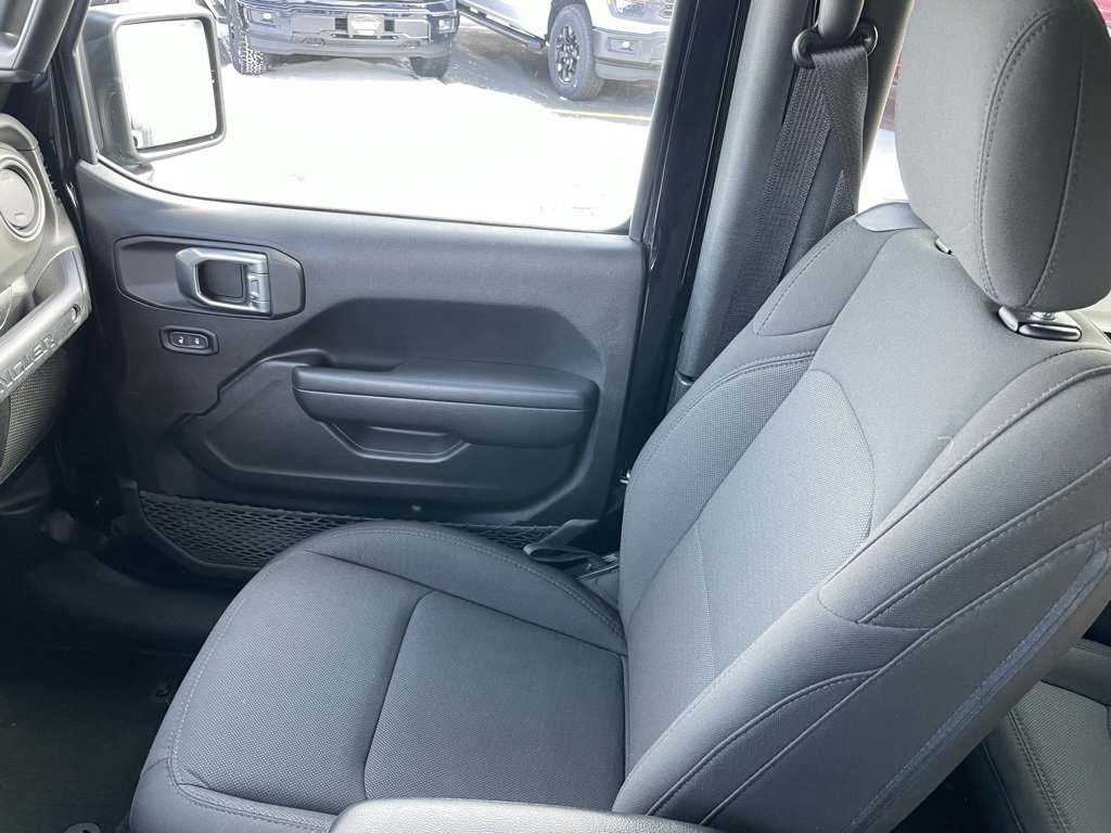 Used 2023 Jeep Wrangler Sport S image 18