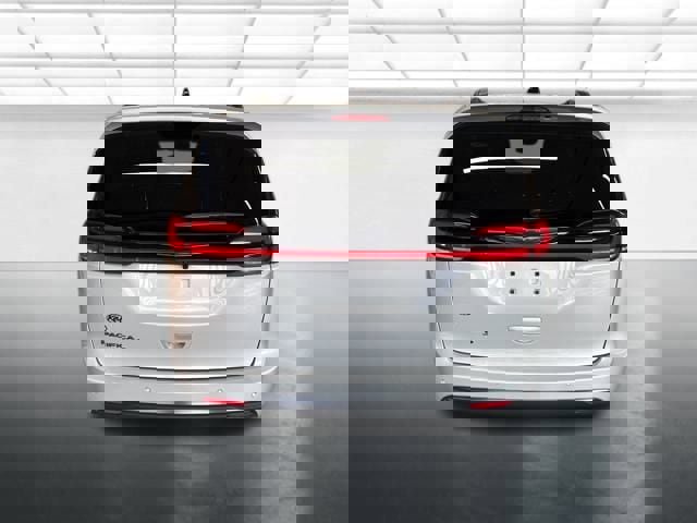 New 2026 Chrysler Pacifica Select image 5