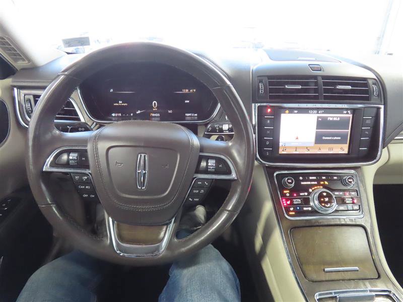 Used 2018 Lincoln Continental Select w/ Continental Climate Package AWD/4WD image 23