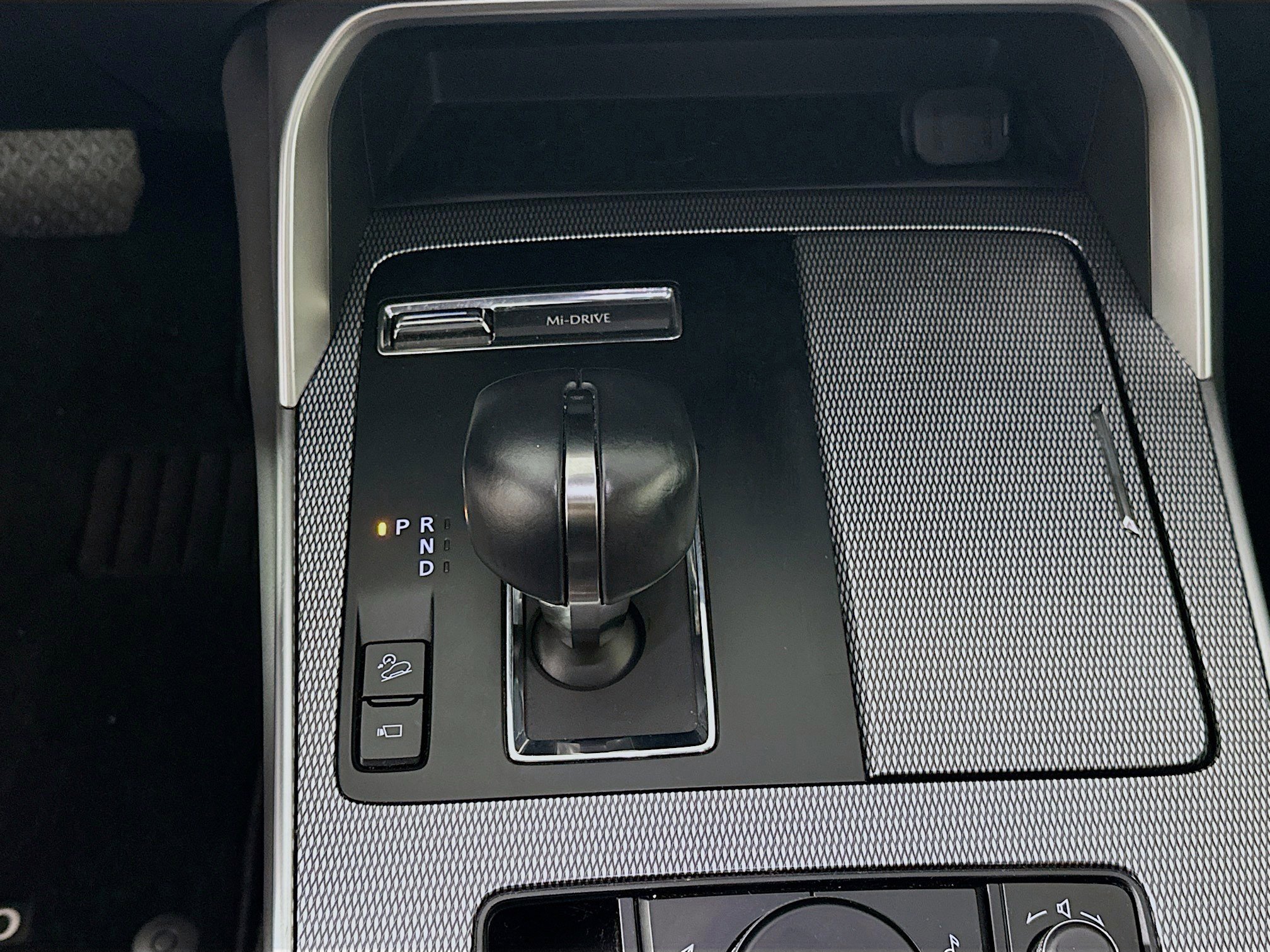 Used 2025 MAZDA CX-90 3.3 Turbo w/ Premium Plus Pkg image 24