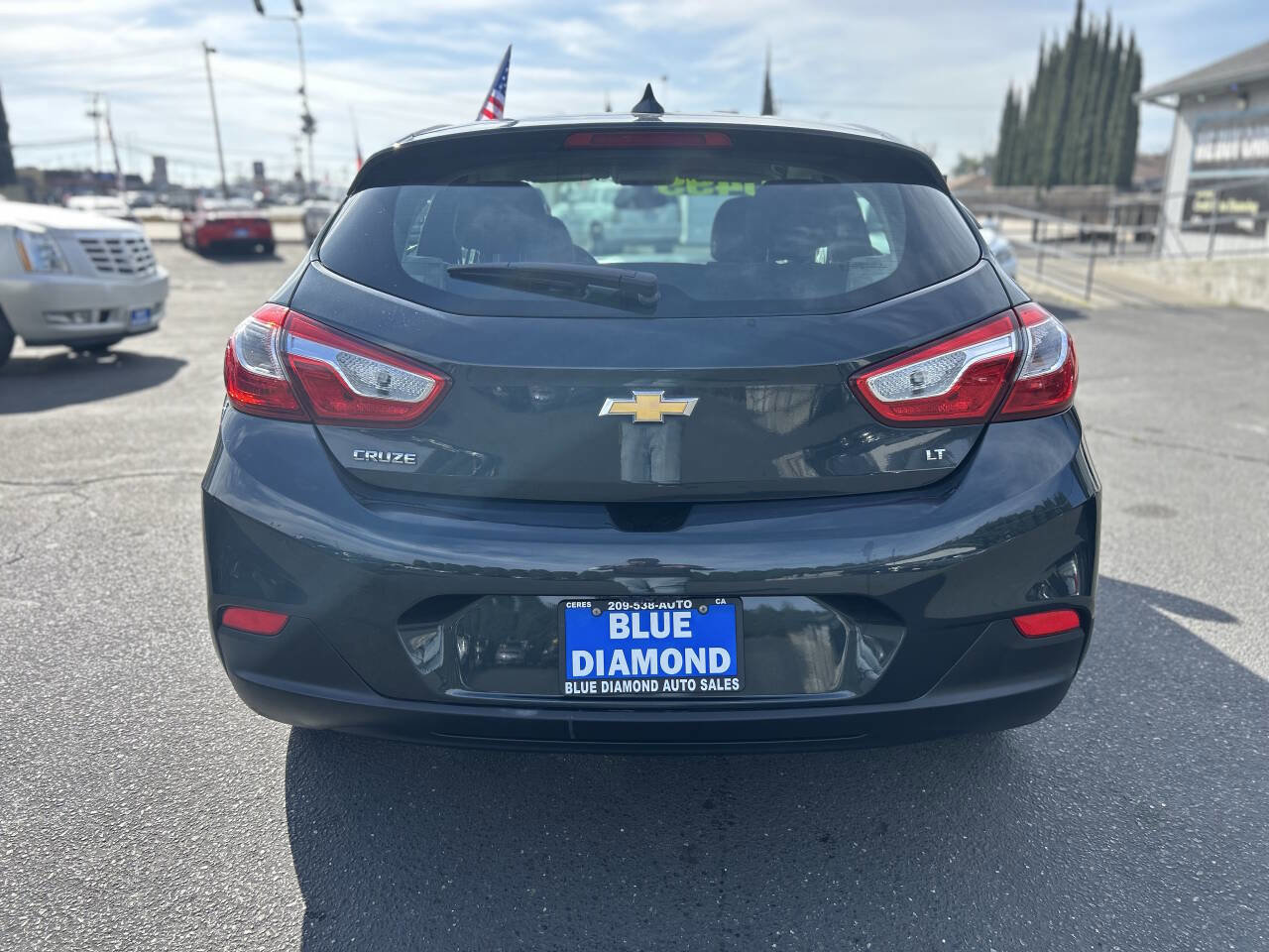 Used 2017 Chevrolet Cruze LT w/ Convenience Package image 6
