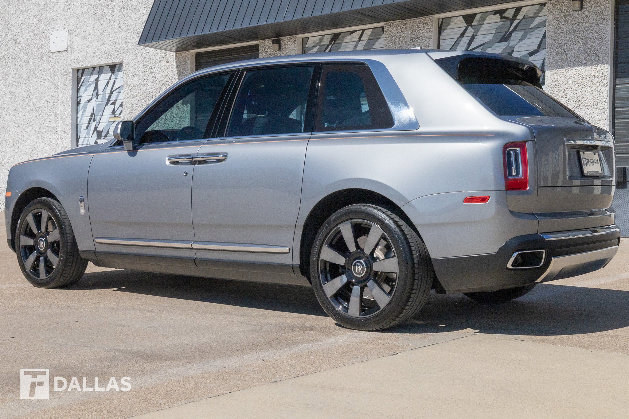 Used 2023 Rolls-Royce Cullinan w/ Cullinan Package image 8