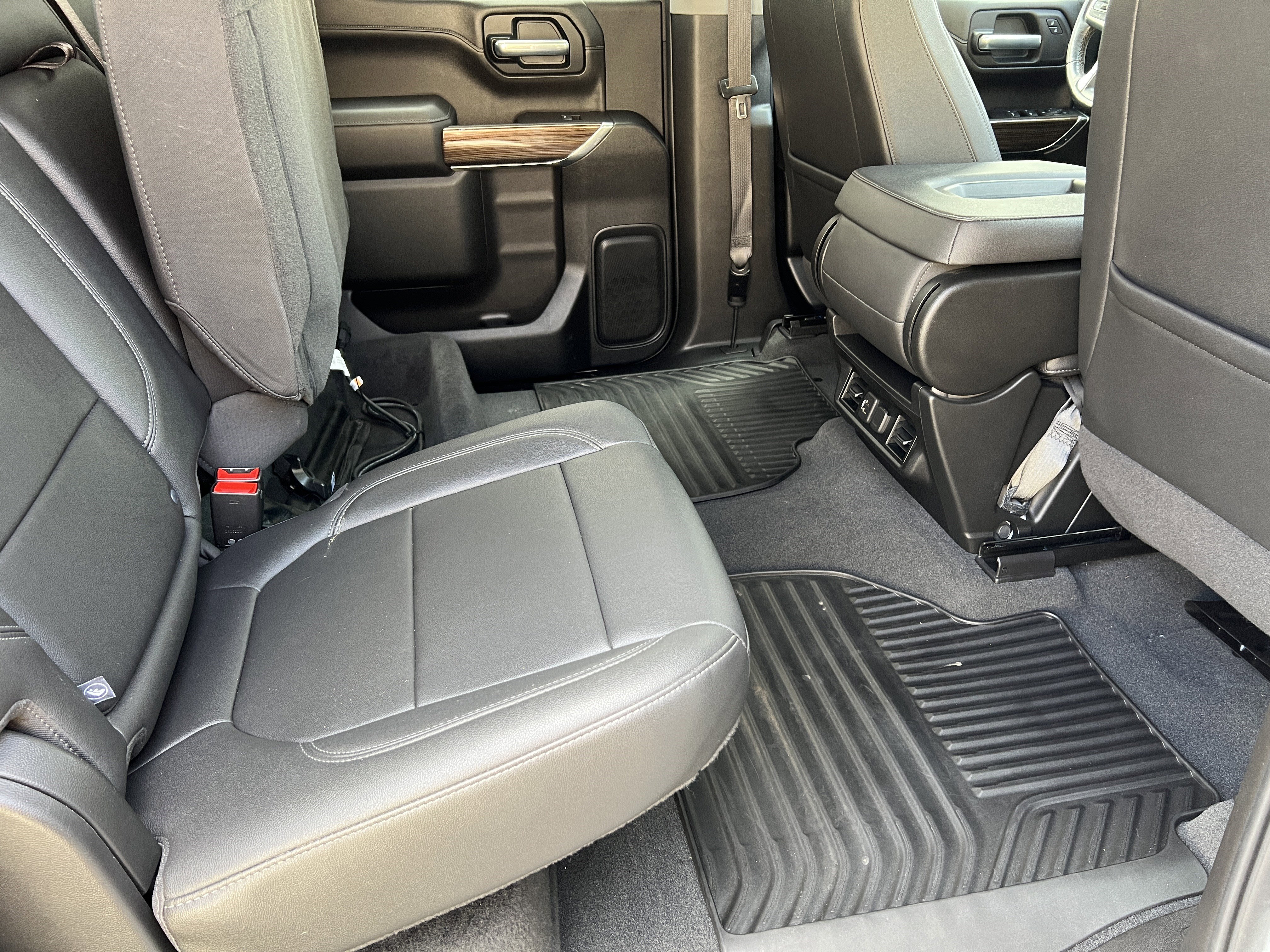 Used 2021 Chevrolet Silverado 1500 LT w/ Convenience Package II AWD/4WD image 19