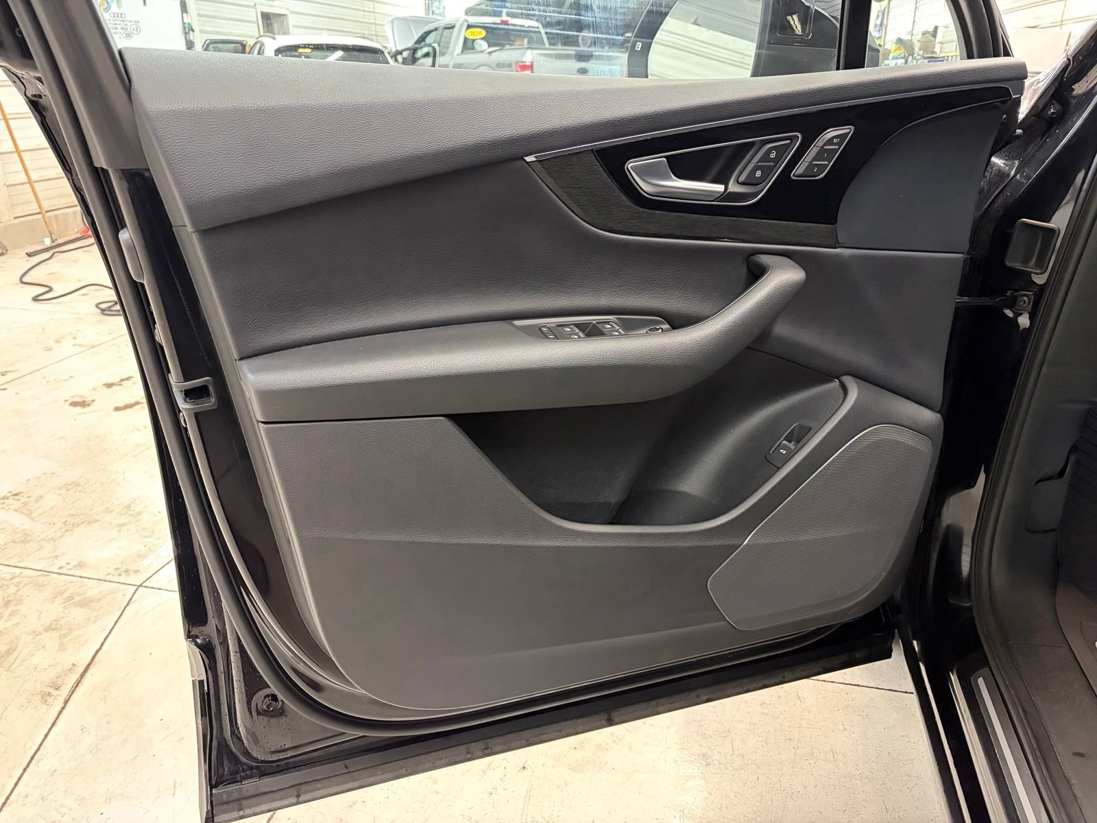 Used 2019 Audi Q7 3.0T Premium w/ Convenience Package AWD/4WD image 11