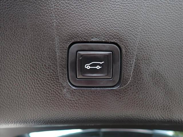 Used 2019 Chevrolet Traverse Premier w/ LPO, Floor Liner Package AWD/4WD image 9