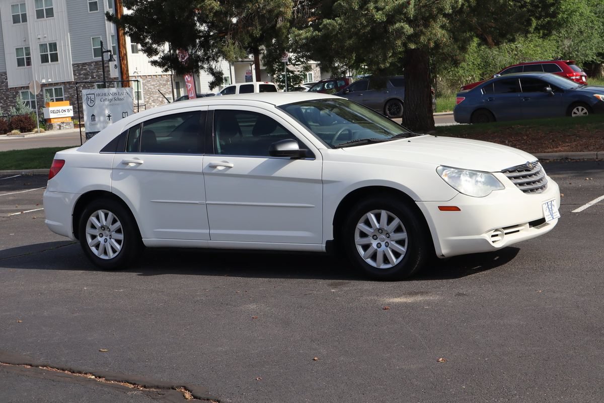 Used 2008 Chrysler Sebring LX FWD image 2