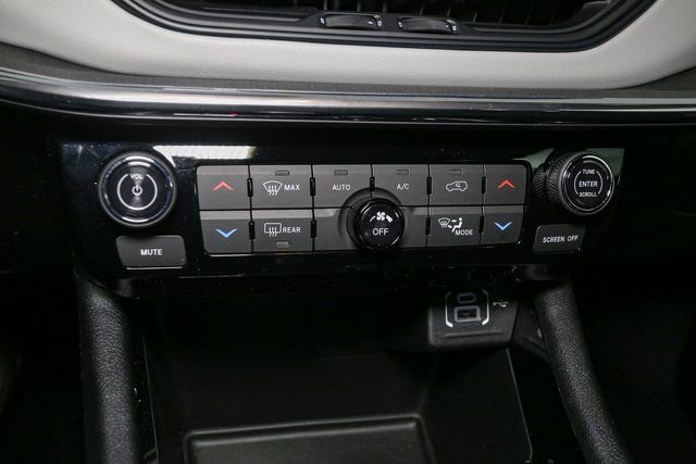 Used 2023 Jeep Compass Limited image 26