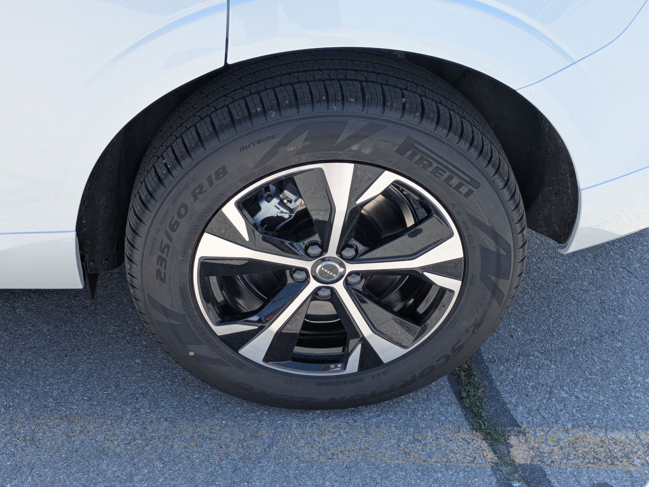 New 2026 Volvo XC60 T8 Core AWD/4WD image 16