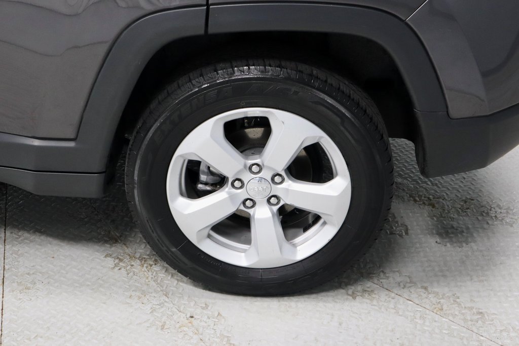 Used 2017 Jeep Compass Latitude w/ Cold Weather Group image 19