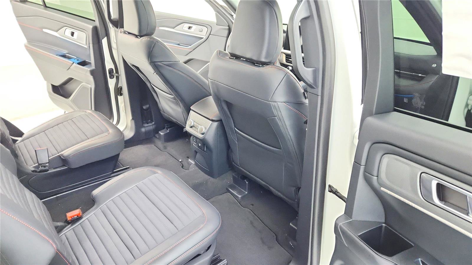 New 2026 Ford Explorer ST-Line image 35