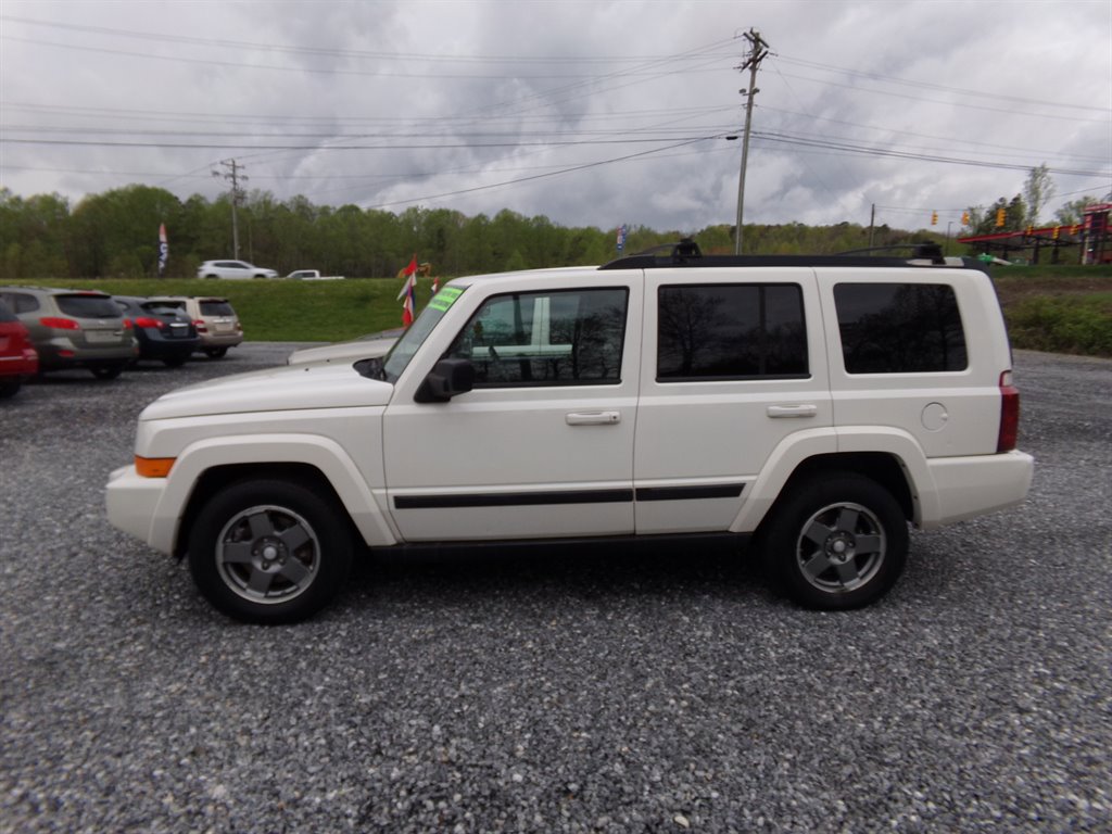 Used 2007 Jeep Commander Sport w/ Popular Equipment Group image 1