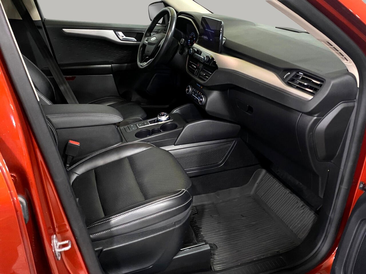 Used 2020 Ford Escape SEL image 31