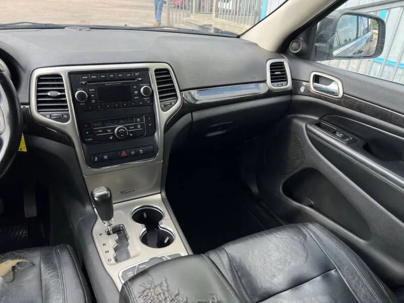 Used 2012 Jeep Grand Cherokee Laredo AWD/4WD image 16