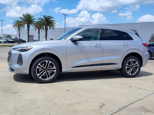 Certified 2025 Audi Q5 Premium w/ Convenience Package AWD/4WD image 3