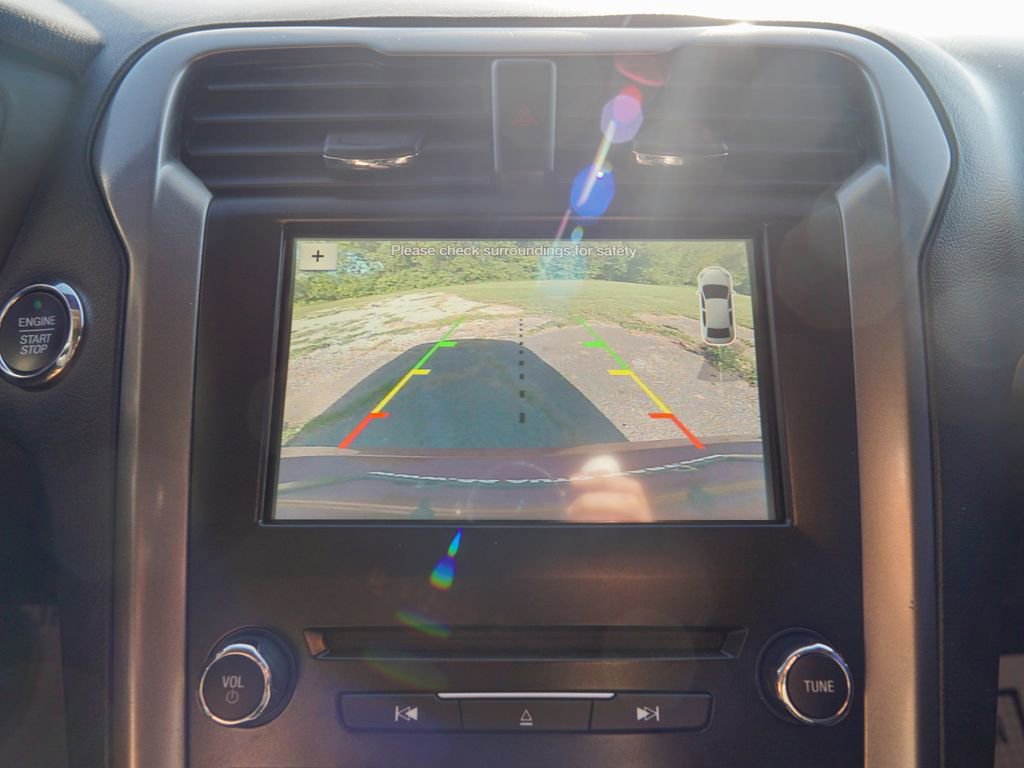 Used 2018 Ford Fusion SE w/ Fusion SE Technology Package FWD image 22