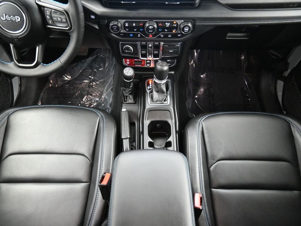 Used 2024 Jeep Wrangler Unlimited Rubicon 4xe image 32