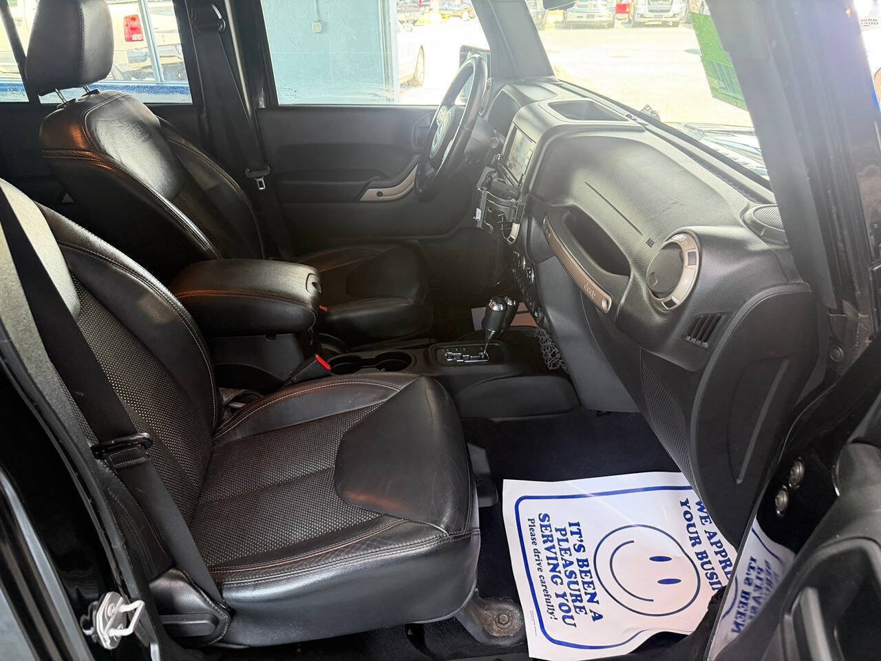 Used 2017 Jeep Wrangler Unlimited Sahara AWD/4WD image 12