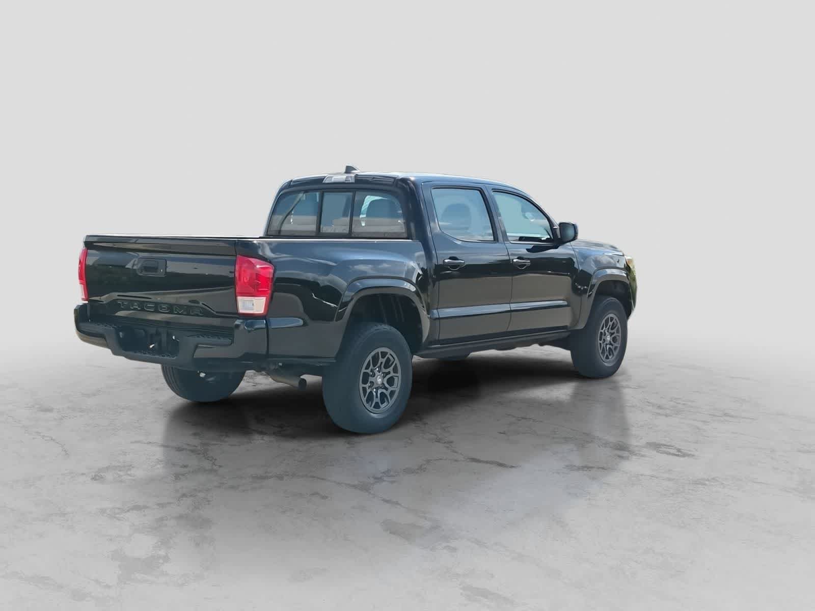 Used 2017 Toyota Tacoma SR RWD image 8