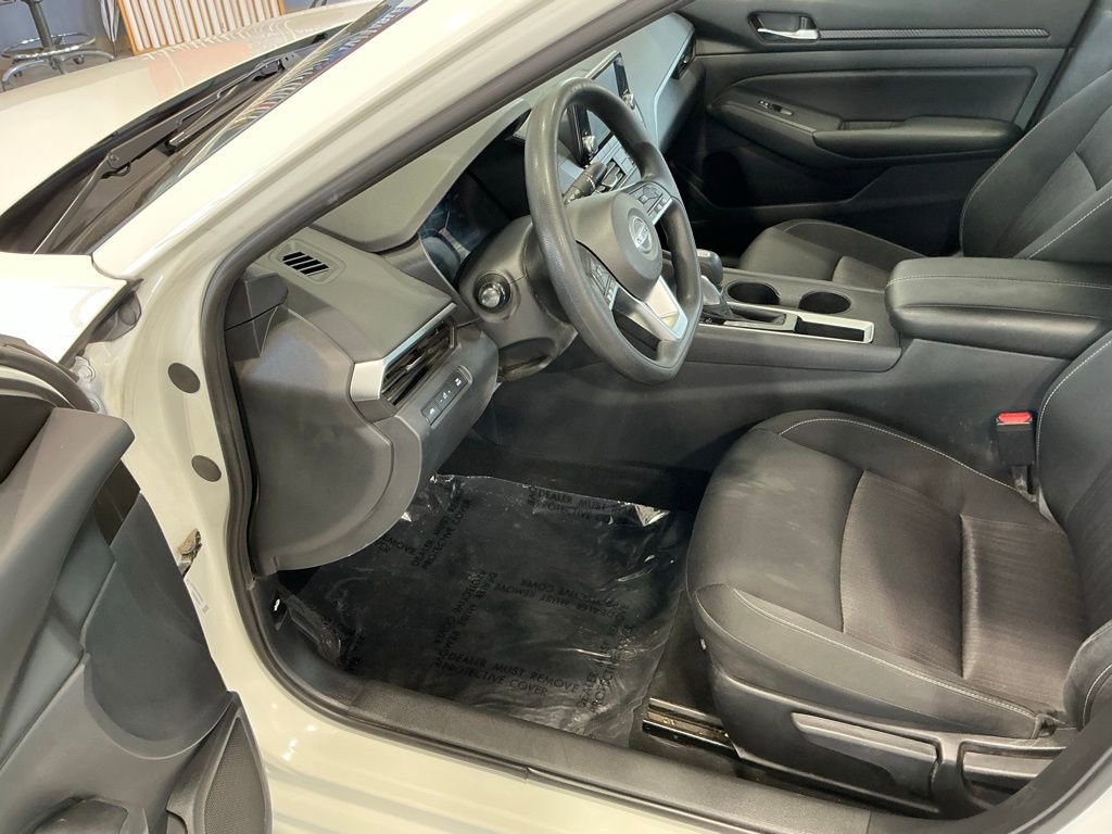 Used 2022 Nissan Altima 2.5 S image 3