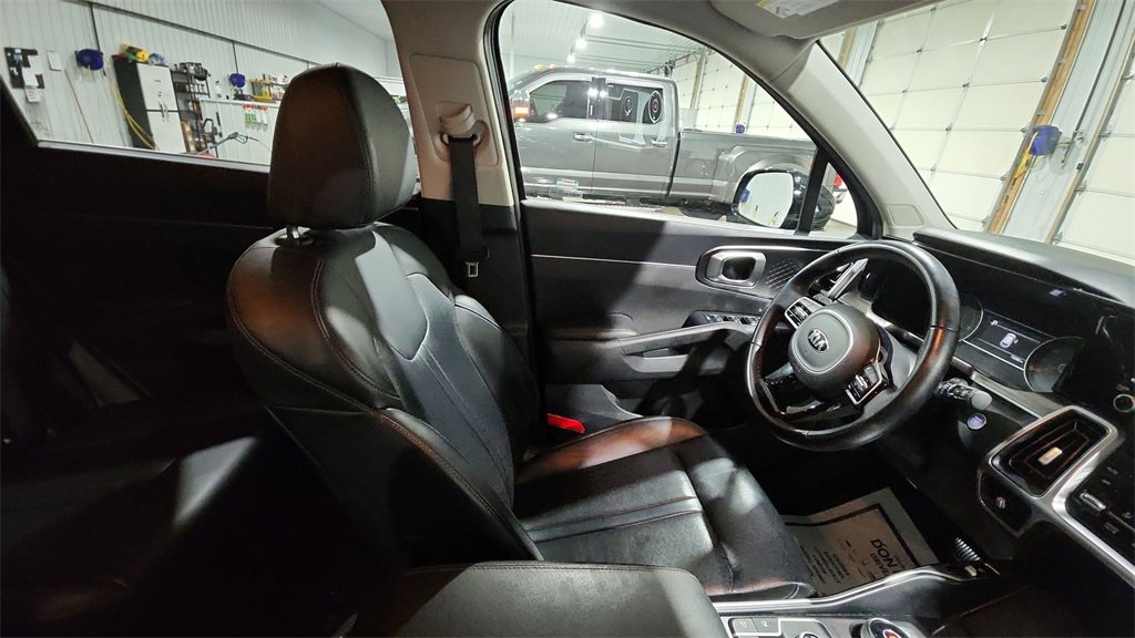 Used 2021 Kia Sorento S image 13