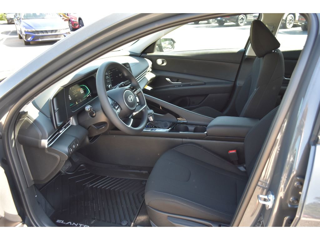 New 2025 Hyundai Elantra Blue image 11