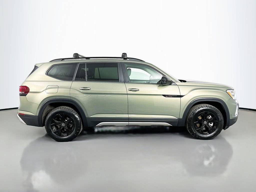 Used 2025 Volkswagen Atlas Peak Edition SE AWD/4WD image 9