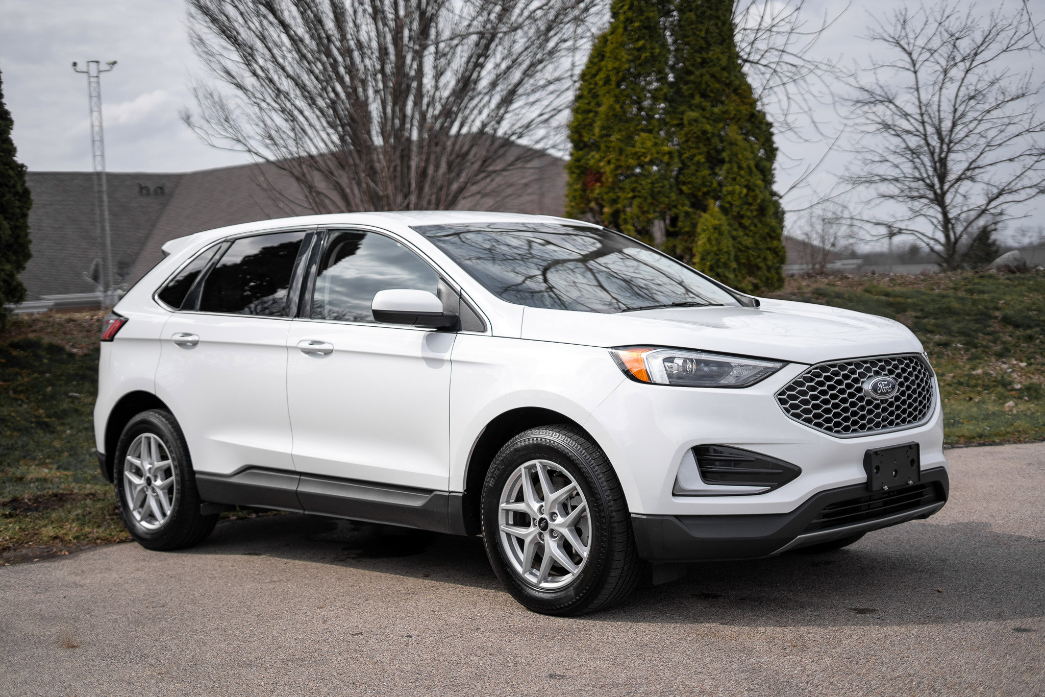 Used 2024 Ford Edge SEL image 3