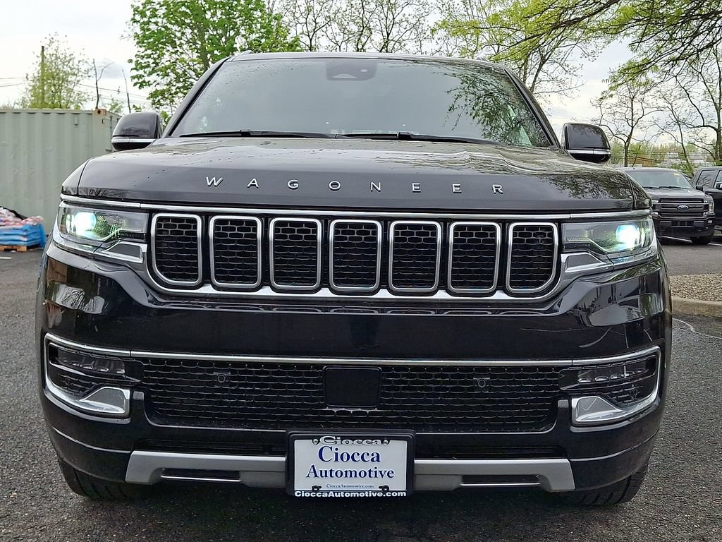 Used 2024 Jeep Wagoneer L Series II w/ Flexible Seating Group AWD/4WD image 5