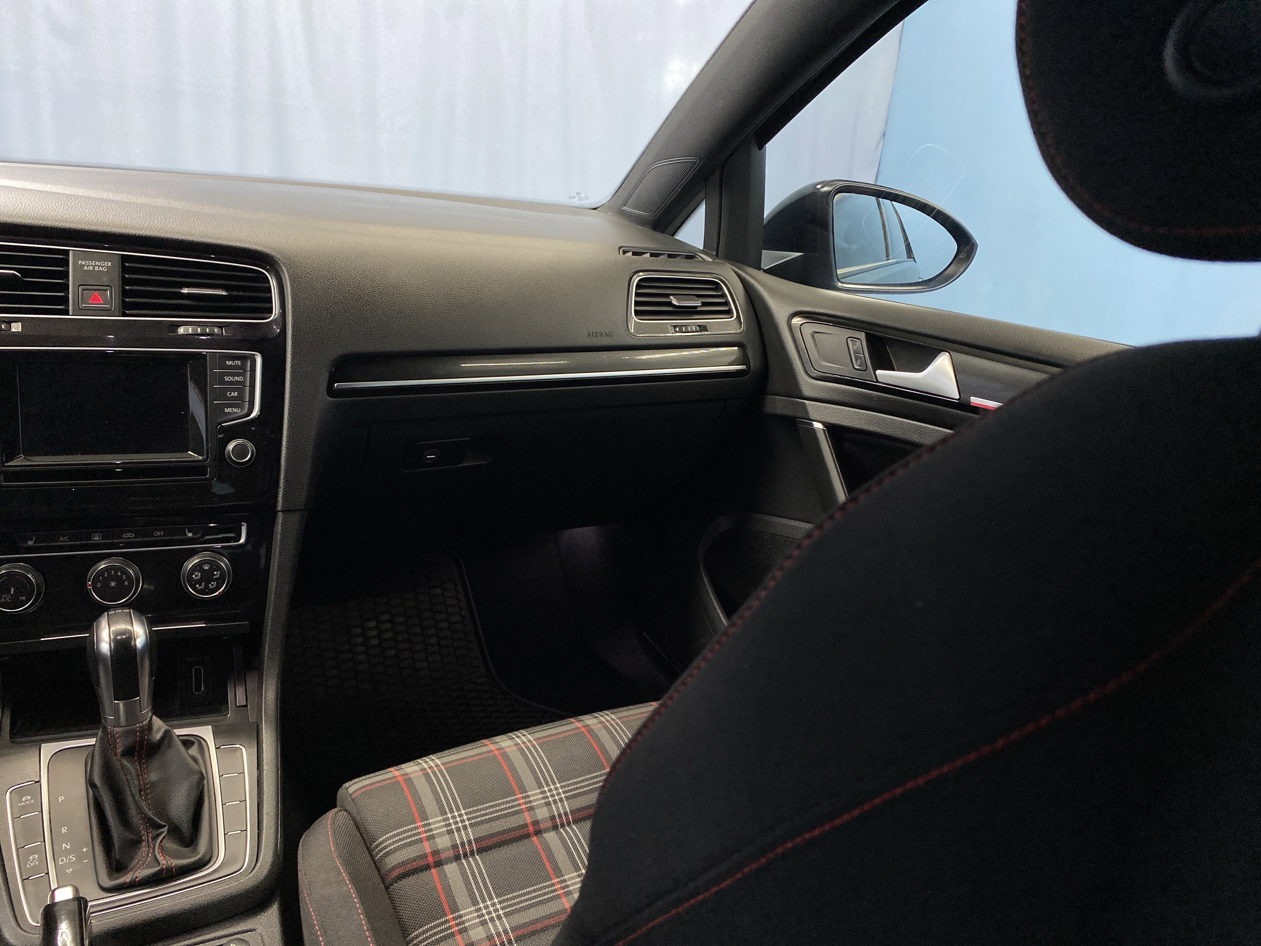 Used 2015 Volkswagen GTI S image 26