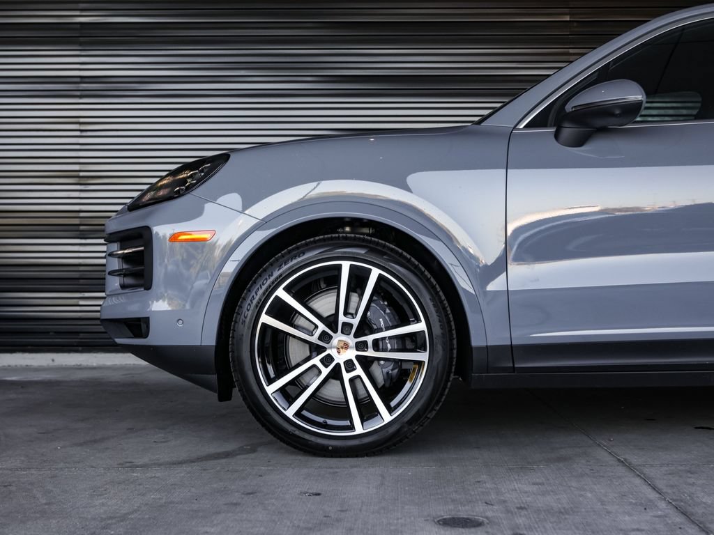 Certified 2026 Porsche Cayenne AWD/4WD image 12