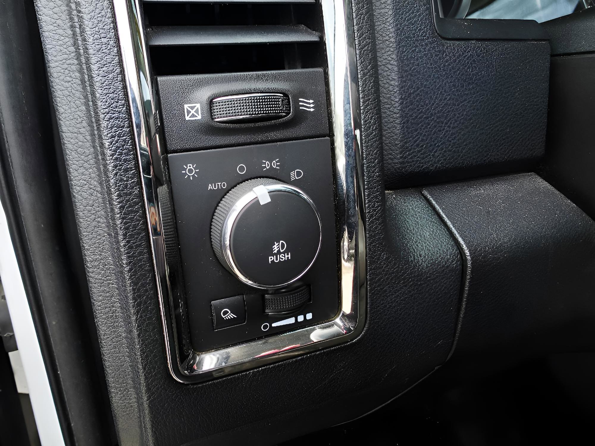 Used 2014 RAM 1500 Sport w/ Sport Premium Group AWD/4WD image 23
