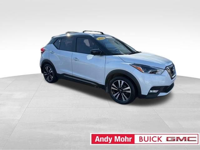 Used 2019 Nissan Kicks SR w/ SR Premium Package image 2