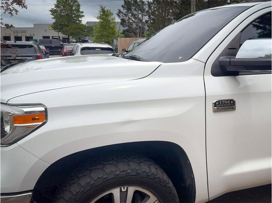 Used 2018 Toyota Tundra Platinum AWD/4WD image 3