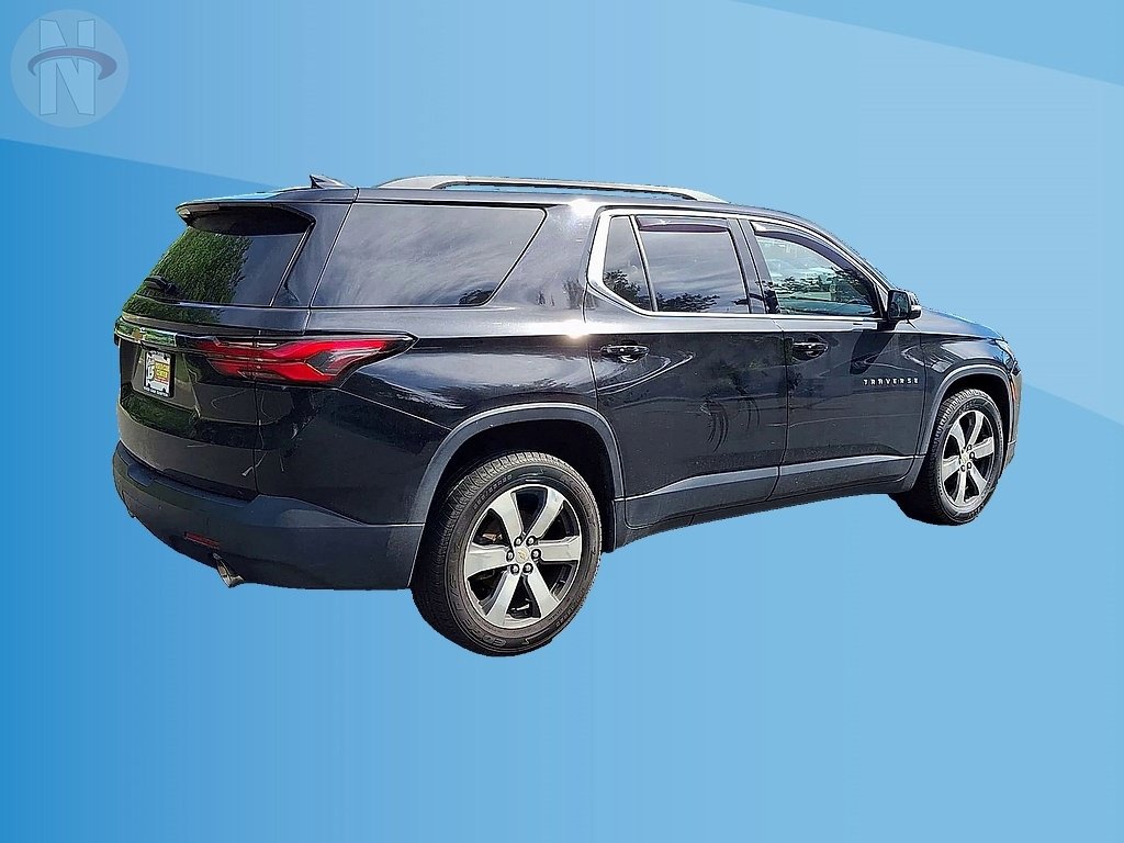 Used 2022 Chevrolet Traverse LT w/ LT Premium Package AWD/4WD image 8